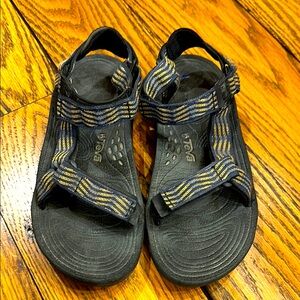 TEVA KIDS Hurricane XLT sport hiking trail sandal, 6234 model, size 6Y